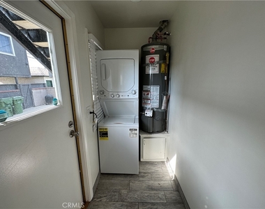 8821 Reading Avenue - Photo Thumbnail 12