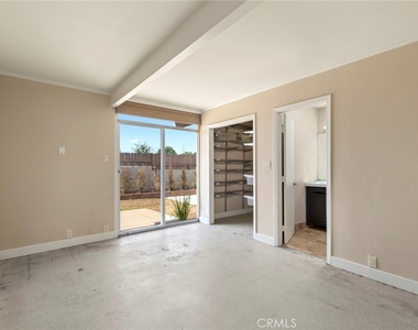 840 E Palmdale Avenue - Photo Thumbnail 17