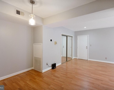 208 Skyhill Rd - Photo Thumbnail 8