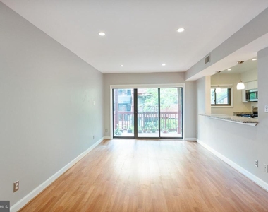 208 Skyhill Rd - Photo Thumbnail 2