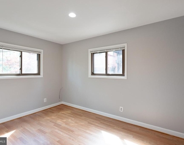 208 Skyhill Rd - Photo Thumbnail 15