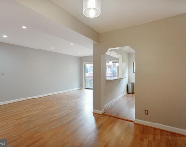 208 Skyhill Rd - Photo Thumbnail 9