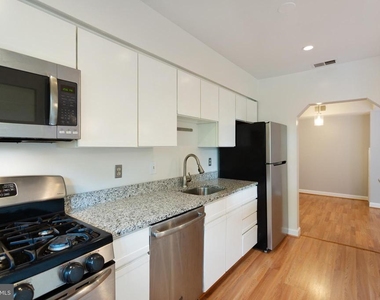 208 Skyhill Rd - Photo Thumbnail 13