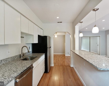 208 Skyhill Rd - Photo Thumbnail 14