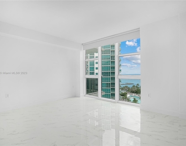 10275 Collins Ave - Photo Thumbnail 12