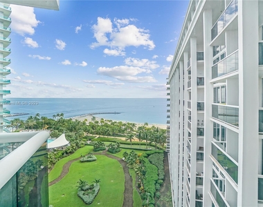 10275 Collins Ave - Photo Thumbnail 7