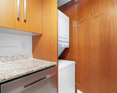 10275 Collins Ave - Photo Thumbnail 14