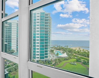 10275 Collins Ave - Photo Thumbnail 13