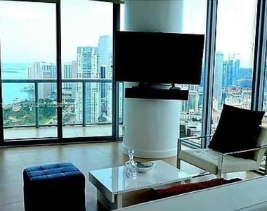 888 Biscayne Blvd - Photo Thumbnail 14