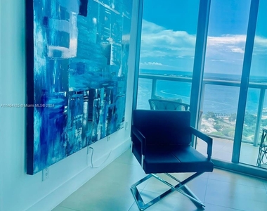 888 Biscayne Blvd - Photo Thumbnail 18