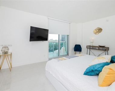 3801 S Ocean Dr - Photo Thumbnail 23