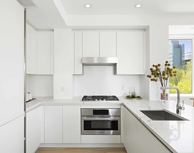 320 West 135th Street - Photo Thumbnail 1