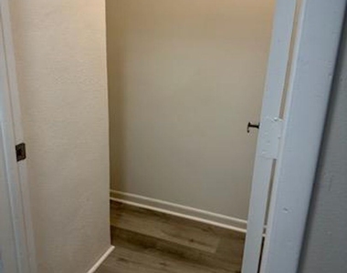 603 North Dort Street - Photo Thumbnail 2
