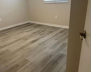 603 North Dort Street - Photo Thumbnail 4
