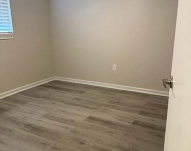 603 North Dort Street - Photo Thumbnail 6