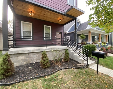 656 N Beville Avenue - Photo Thumbnail 2