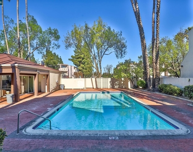 2500 Laguna Cir - Photo Thumbnail 10