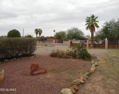 313 W Palmdale Street - Photo Thumbnail 2