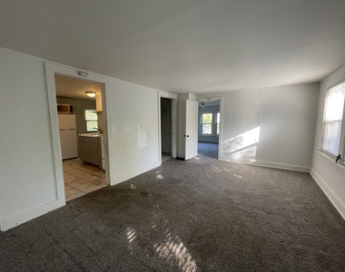 1040 Garner Avenue - Photo Thumbnail 4