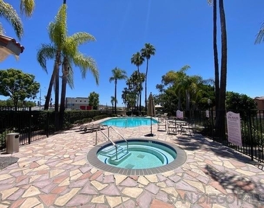 7130 Shoreline Dr - Photo Thumbnail 12