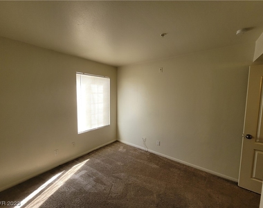 2121 Blue Breeze Drive - Photo Thumbnail 25