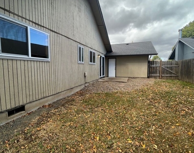 4136 Jessen Dr. - Photo Thumbnail 23