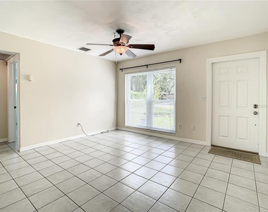 404 Manor Boulevard - Photo Thumbnail 4