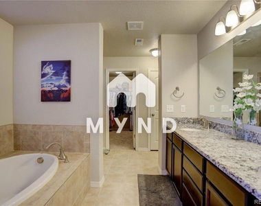 7074 New Meadow Dr - Photo Thumbnail 17