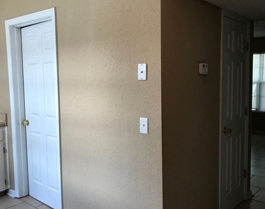 1305 Breckenridge Dr Apt 12 - Photo Thumbnail 10