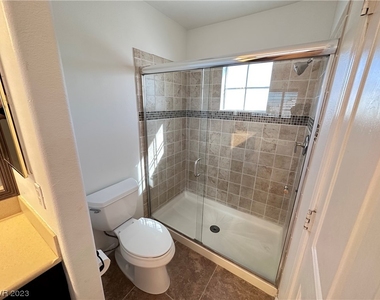 7802 W Gilmore Avenue - Photo Thumbnail 20