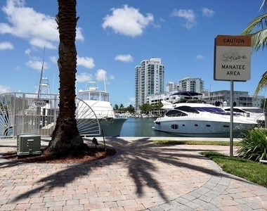 7900 Harbor Island Drive - Photo Thumbnail 41