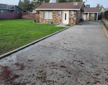 4243 E Clay Ave - Photo Thumbnail 0