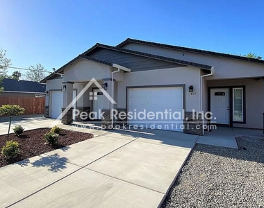 1821 Iris Avenue - Photo Thumbnail 2