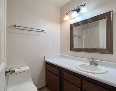 102-156 Brown Street - Photo Thumbnail 11