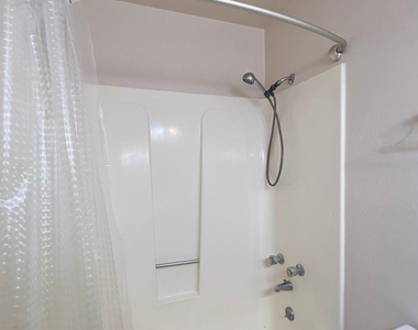 102-156 Brown Street - Photo Thumbnail 12