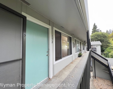 102-156 Brown Street - Photo Thumbnail 4