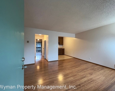 102-156 Brown Street - Photo Thumbnail 5