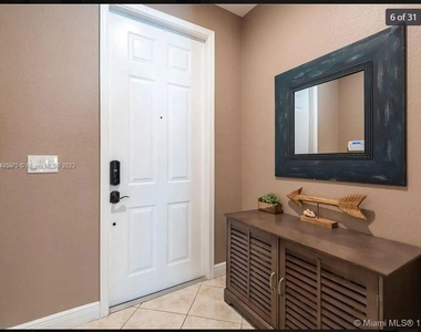 7782 Paddock Pl - Photo Thumbnail 5