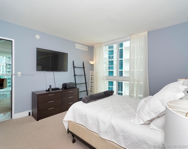 250 Sunny Isles Blvd - Photo Thumbnail 9