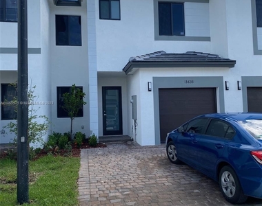 13633 Sw 157th Pl - Photo Thumbnail 0