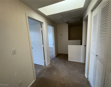 2525 Sierra Bello Avenue - Photo Thumbnail 27