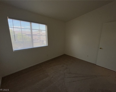 2525 Sierra Bello Avenue - Photo Thumbnail 19