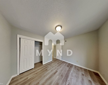 4225 Oakcrest Ave - Photo Thumbnail 13