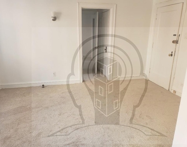 520 W Stratford Place - Photo Thumbnail 2