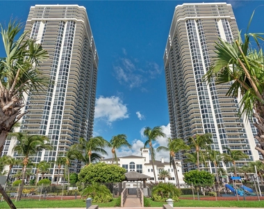 4779 Collins Ave - Photo Thumbnail 19