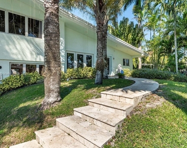 2613 Tortugas Ln - Photo Thumbnail 7