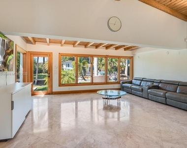 2613 Tortugas Ln - Photo Thumbnail 20