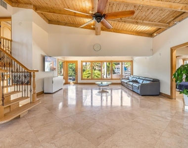 2613 Tortugas Ln - Photo Thumbnail 11