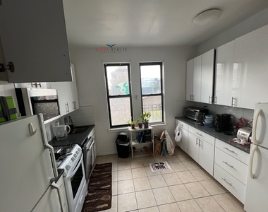 23-35 31st Street - Photo Thumbnail 2