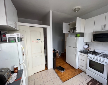 23-35 31st Street - Photo Thumbnail 3